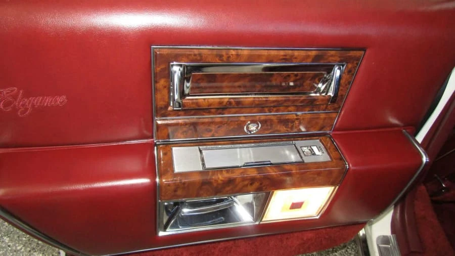 1990 Cadillac Brougham - Image 10 of 20