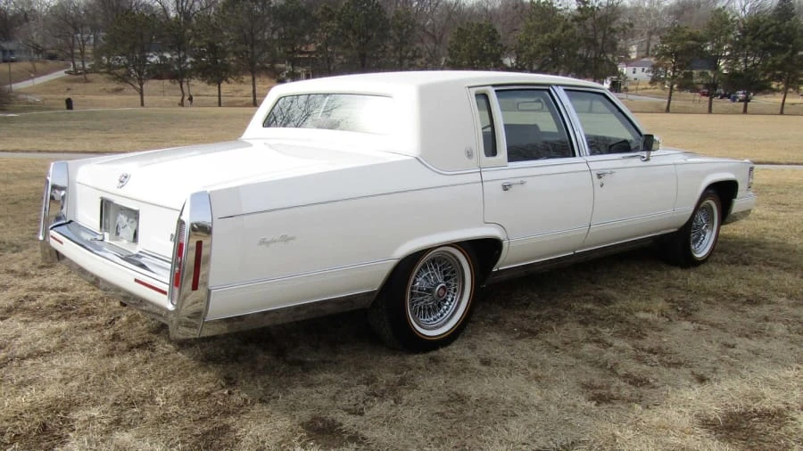1990 Cadillac Brougham - Image 18 of 20