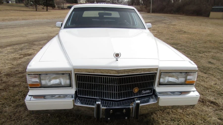 1990 Cadillac Brougham - Image 15 of 20