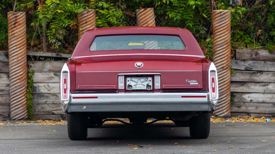 1990 Cadillac Brougham - Image 10 of 16