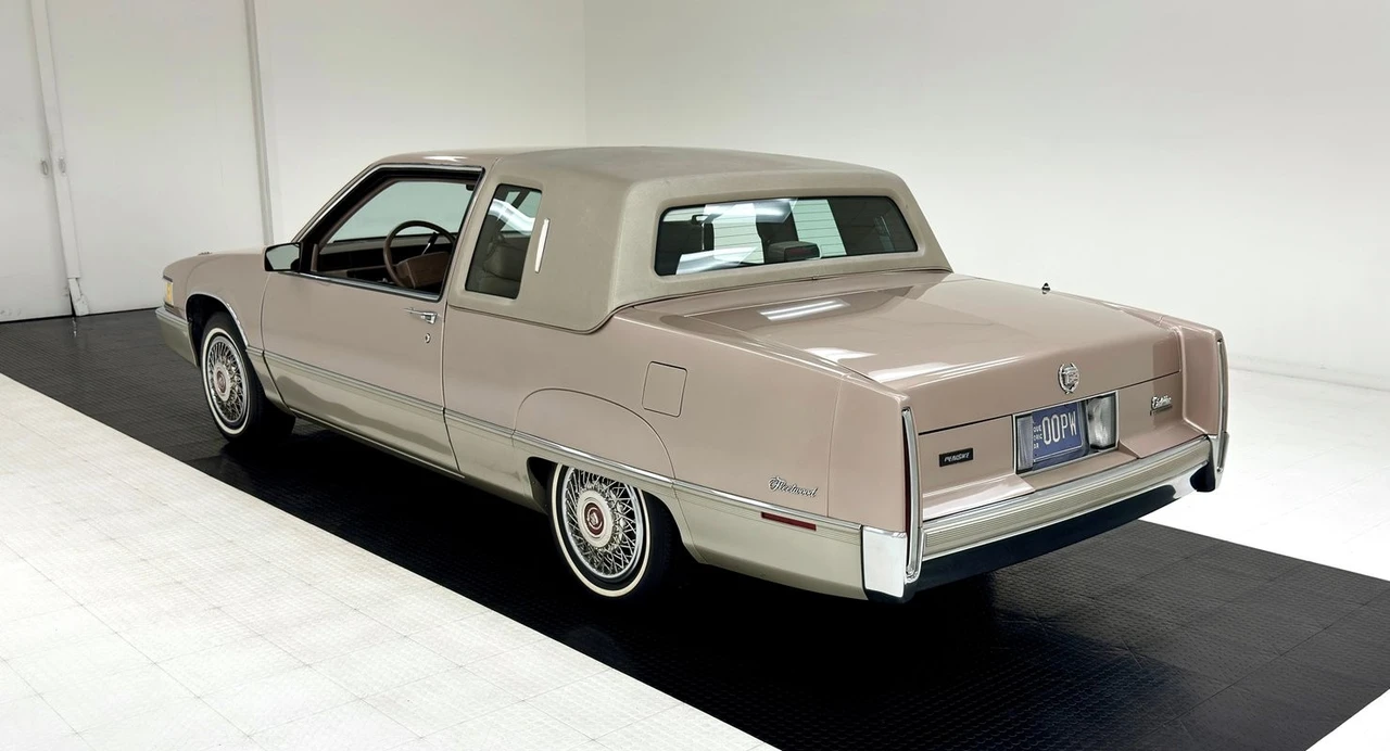 1990 Cadillac Fleetwood - Image 3 of 31