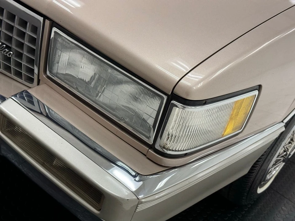 1990 Cadillac Fleetwood - Image 10 of 12