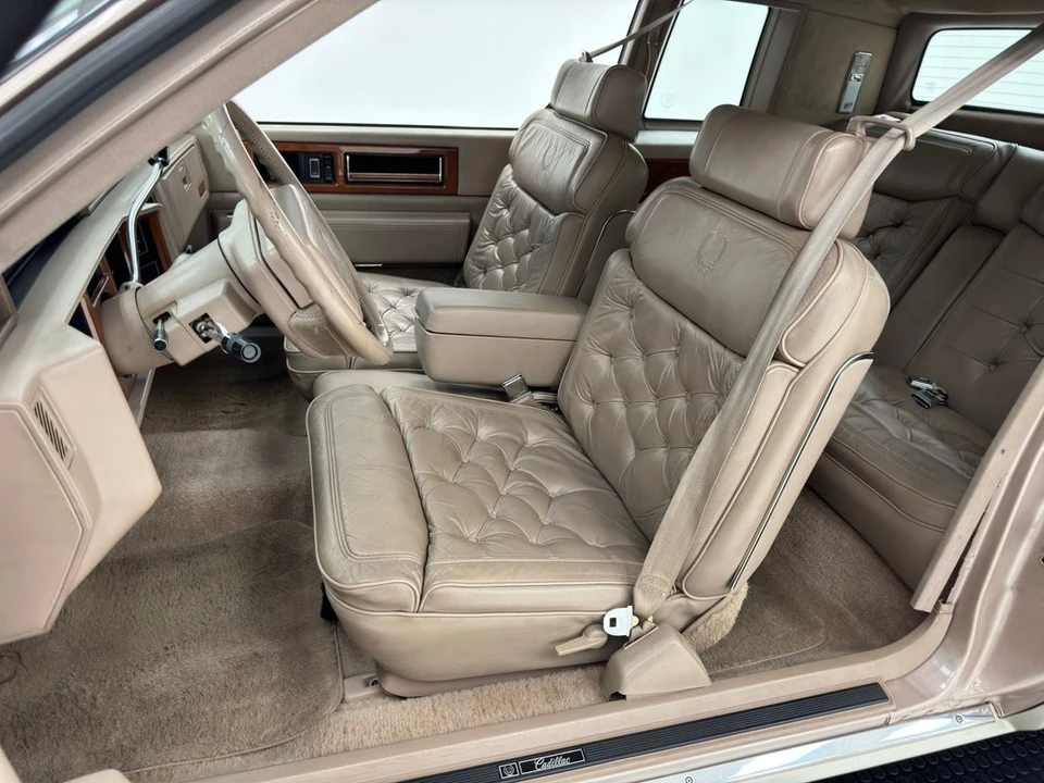 1990 Cadillac Fleetwood - Image 31 of 31