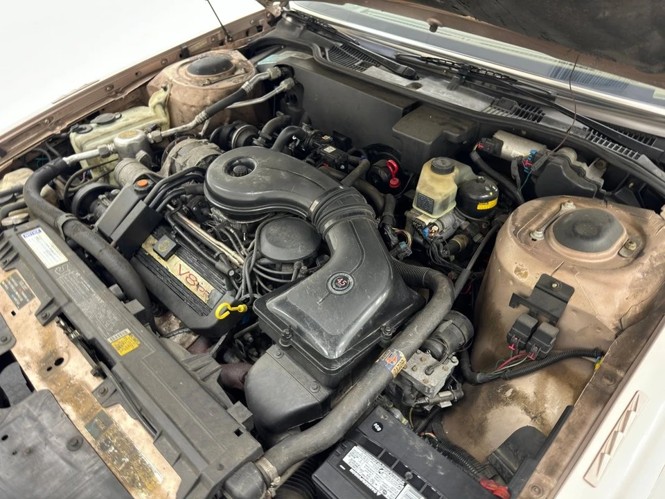 1990 Cadillac Fleetwood - Image 21 of 31