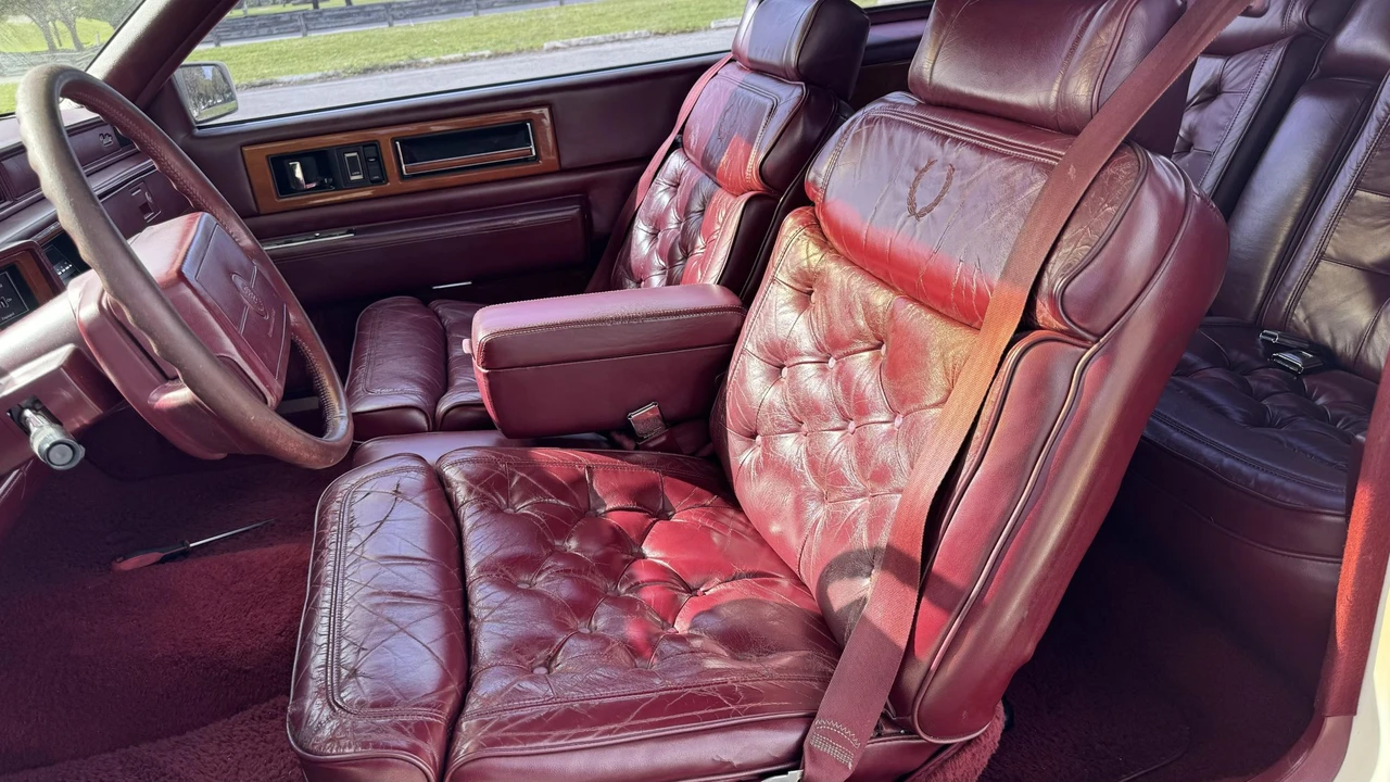 1990 Cadillac Fleetwood - Image 28 of 31