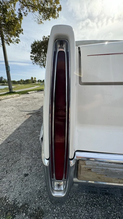 1990 Cadillac Fleetwood - Image 19 of 31