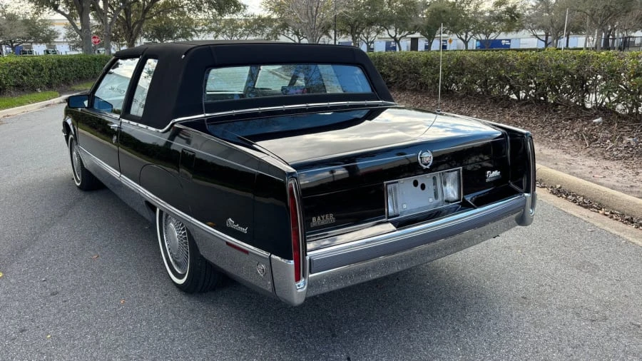 1990 Cadillac Fleetwood - Image 8 of 25