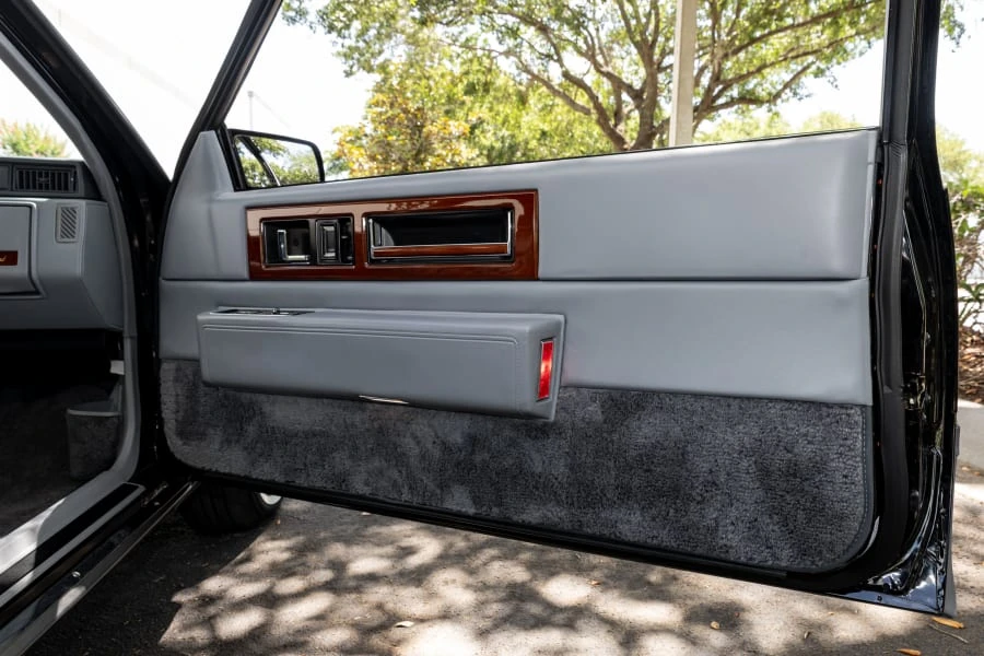 1990 Cadillac Fleetwood - Image 20 of 28