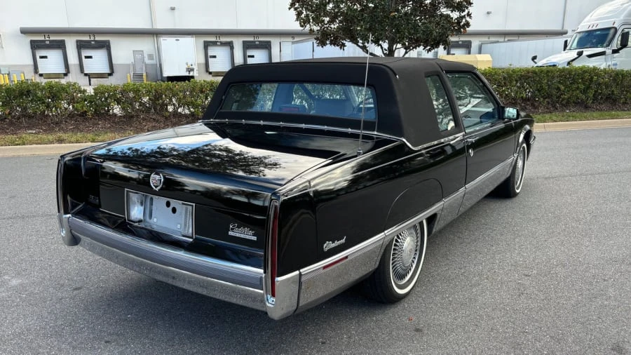 1990 Cadillac Fleetwood - Image 3 of 25
