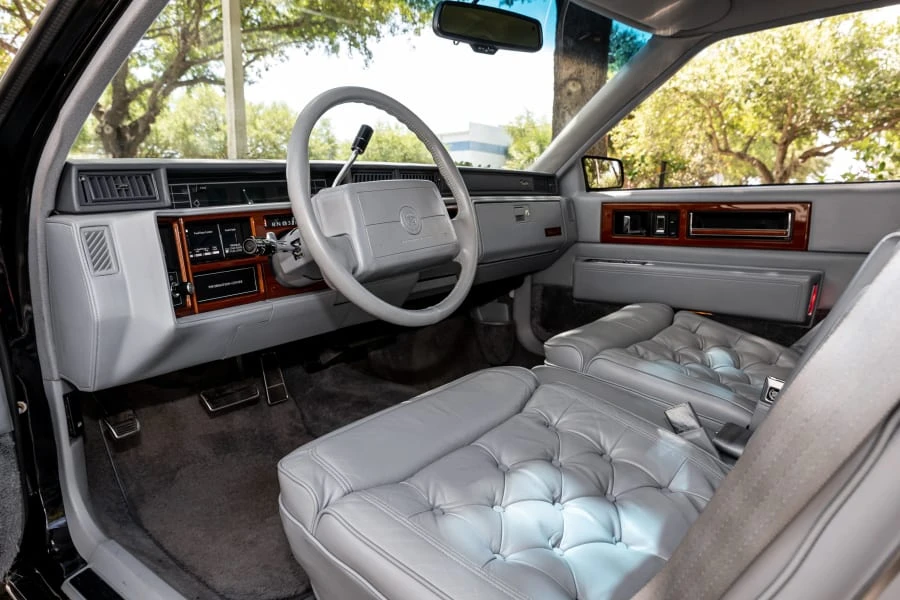 1990 Cadillac Fleetwood - Image 11 of 28