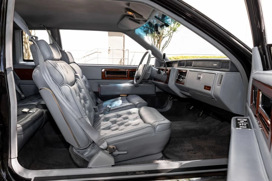 1990 Cadillac Fleetwood - Image 24 of 28