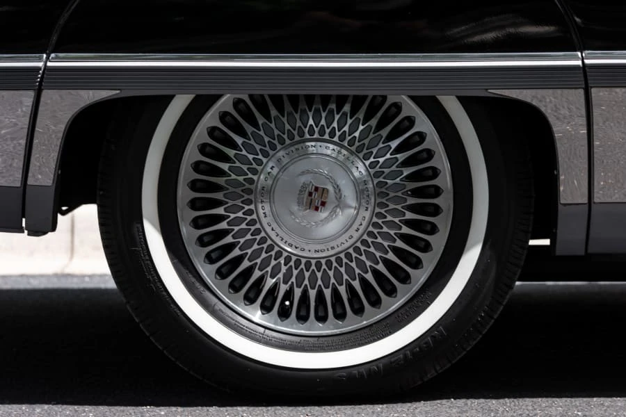 1990 Cadillac Fleetwood - Image 7 of 28
