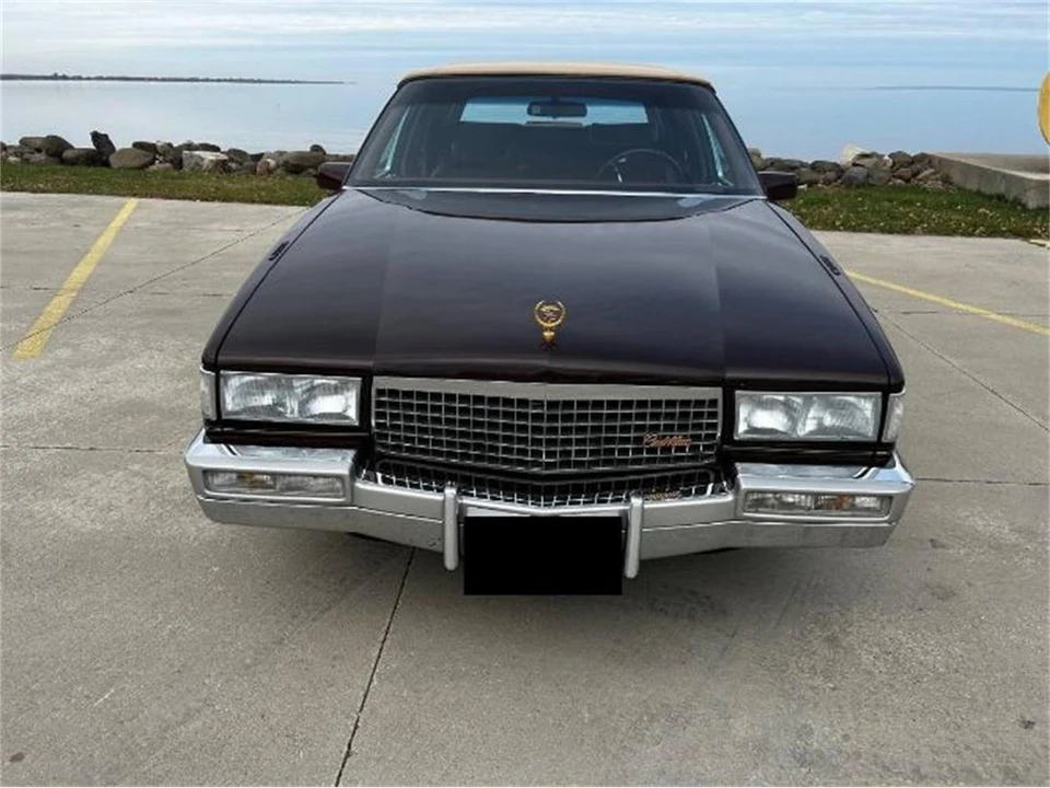 1990 Cadillac DeVille 6th Gen - Image 4 of 19