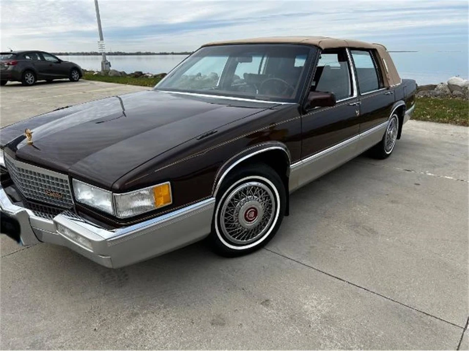 1990 Cadillac DeVille 6th Gen - Image 2 of 19