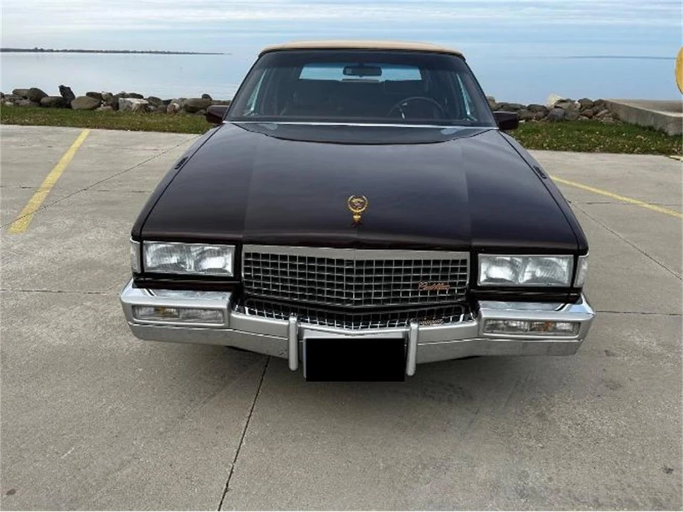1990 Cadillac DeVille 6th Gen - Image 7 of 19