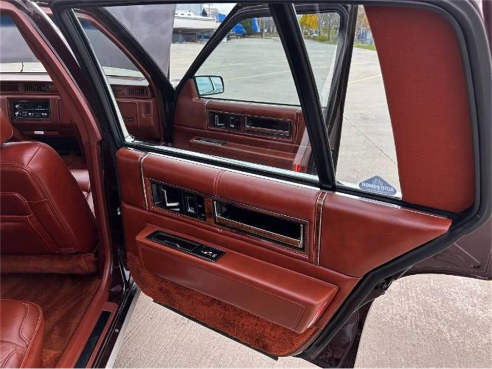 1990 Cadillac DeVille 6th Gen - Image 9 of 19