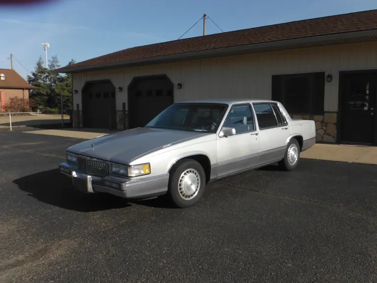 1990 Cadillac DeVille 6th Gen - Image 2 of 2