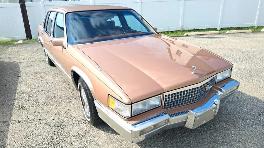 1990 Cadillac DeVille 6th Gen - Image 7 of 24