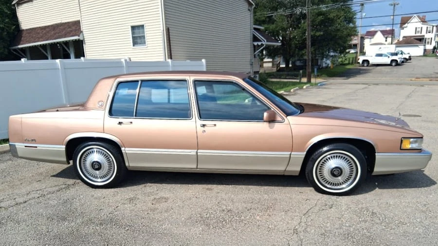 1990 Cadillac DeVille 6th Gen - Image 2 of 24