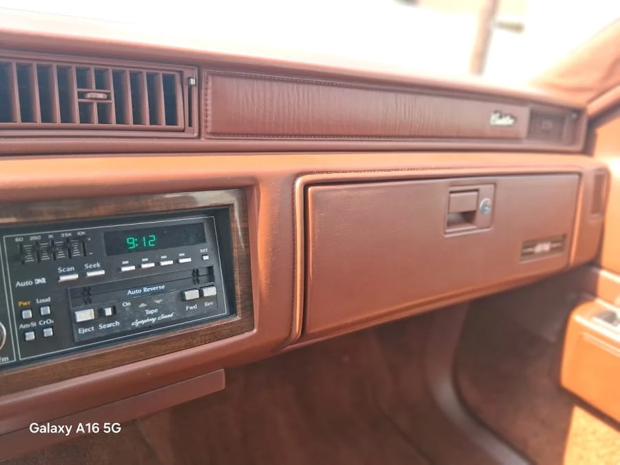 1990 Cadillac DeVille 6th Gen - Image 15 of 24