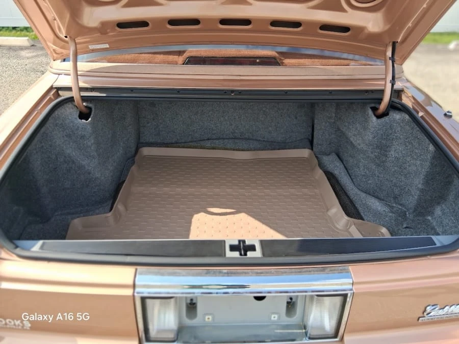 1990 Cadillac DeVille 6th Gen - Image 24 of 24
