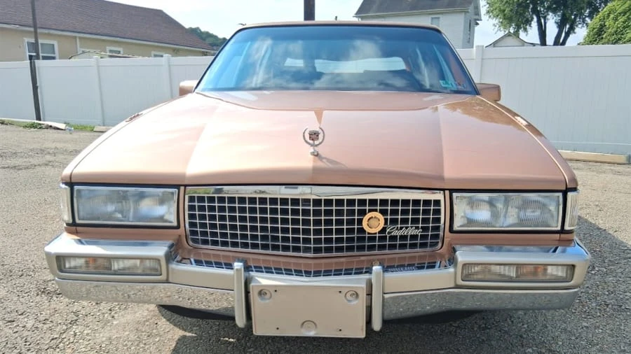 1990 Cadillac DeVille 6th Gen - Image 4 of 24