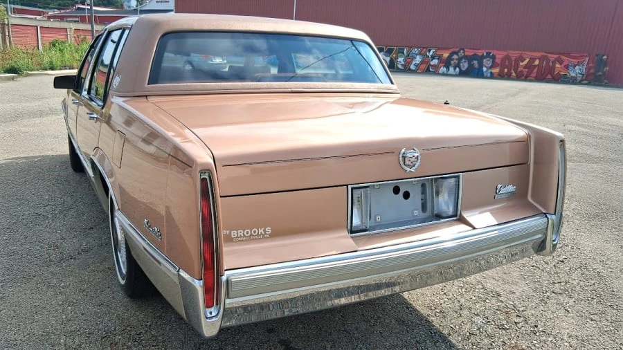 1990 Cadillac DeVille 6th Gen - Image 10 of 24