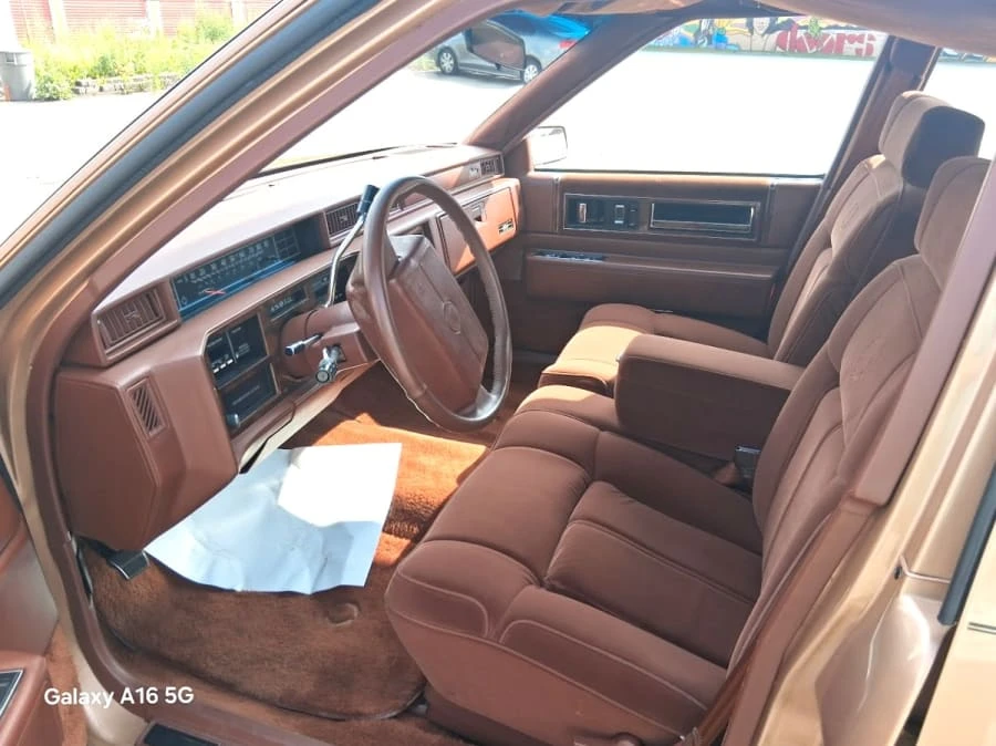 1990 Cadillac DeVille 6th Gen - Image 11 of 24