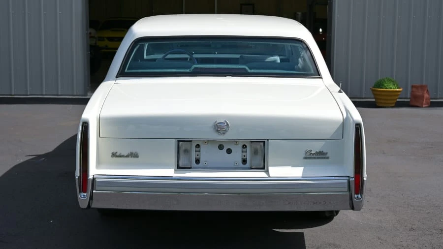 1990 Cadillac DeVille 6th Gen - Image 5 of 31