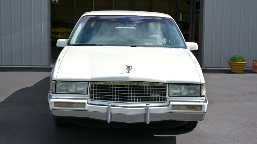 1990 Cadillac DeVille 6th Gen - Image 4 of 31