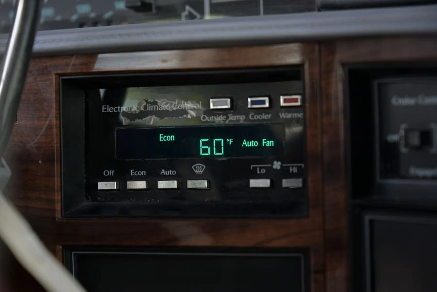 1990 Cadillac DeVille 6th Gen - Image 30 of 31