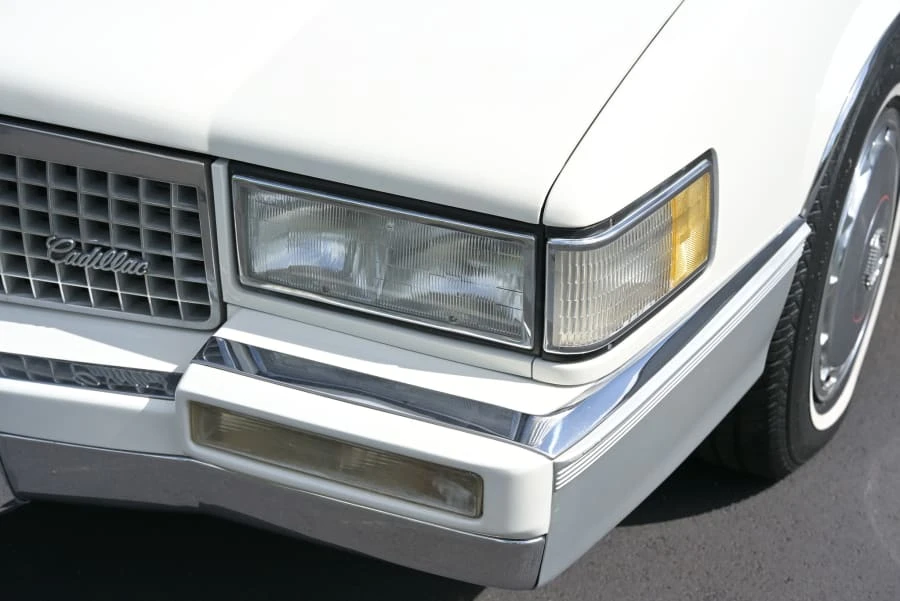 1990 Cadillac DeVille 6th Gen - Image 23 of 31