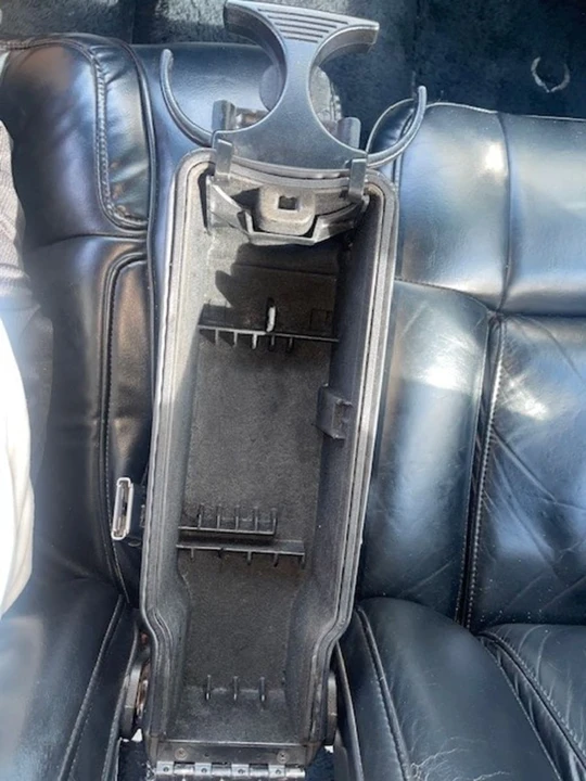 1990 Cadillac DeVille 6th Gen - Image 8 of 17
