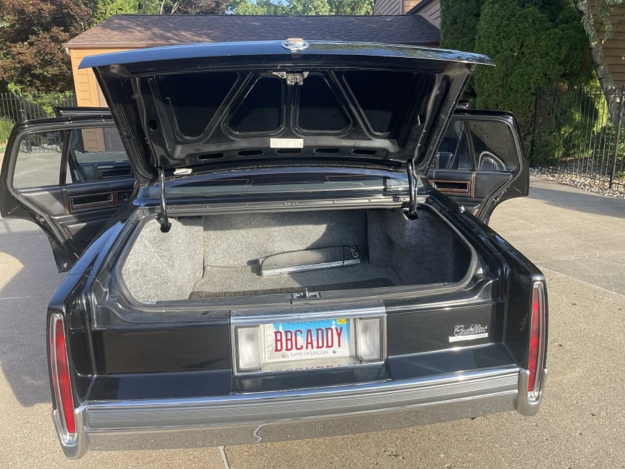 1990 Cadillac DeVille 6th Gen - Image 13 of 17