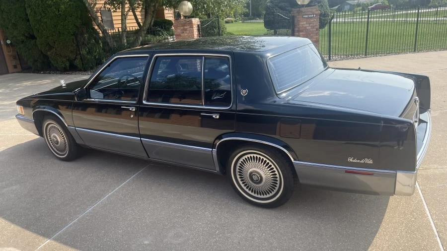 1990 Cadillac DeVille 6th Gen - Image 2 of 17