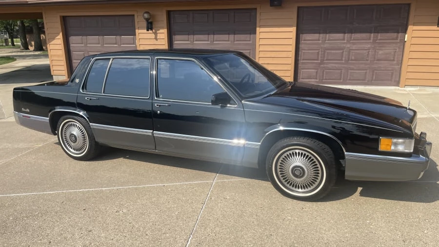 1990 Cadillac DeVille 6th Gen - Image 4 of 17