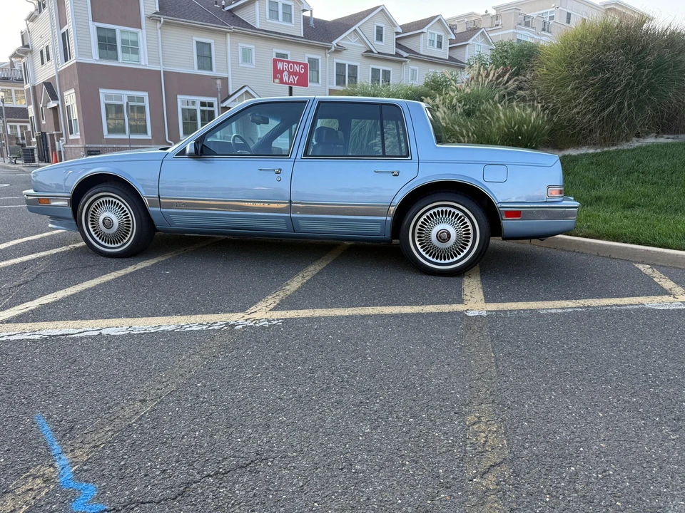 1990 Cadillac Seville - Image 2 of 31