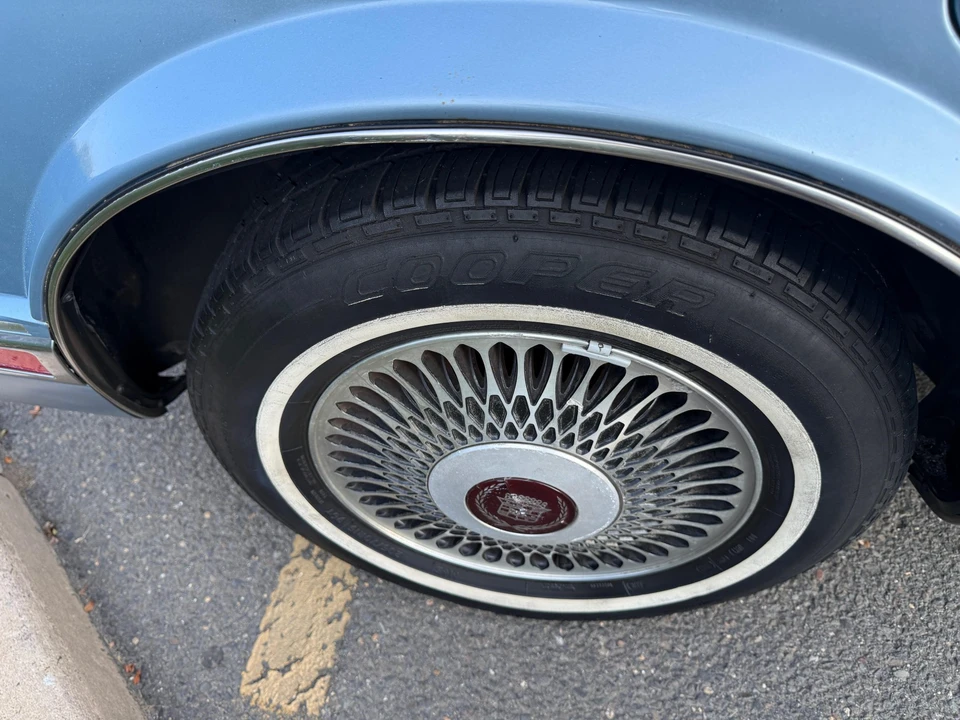 1990 Cadillac Seville - Image 21 of 31