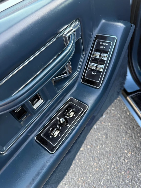 1990 Cadillac Seville - Image 26 of 31