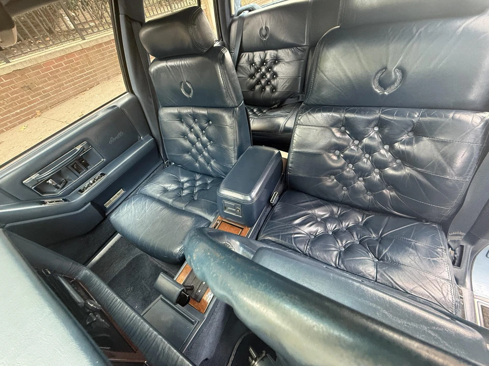 1990 Cadillac Seville - Image 30 of 31