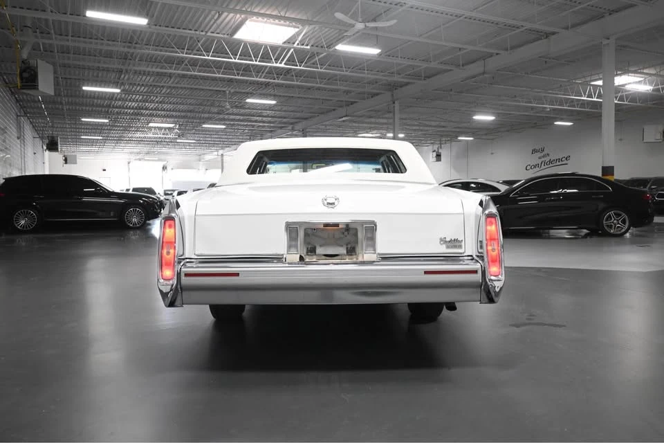1990 Cadillac Brougham - Image 11 of 18
