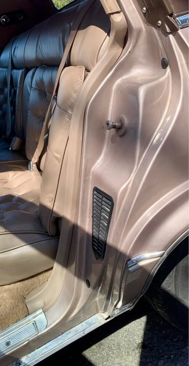 1990 Cadillac Brougham - Image 17 of 20