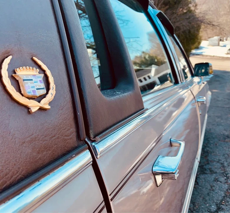 1990 Cadillac Brougham - Image 7 of 20