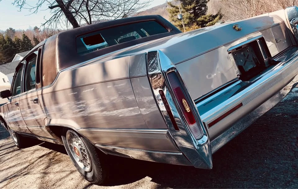 1990 Cadillac Brougham - Image 9 of 20