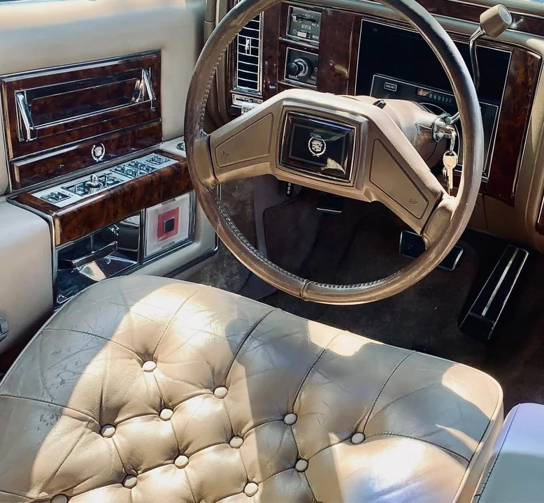 1990 Cadillac Brougham - Image 5 of 20