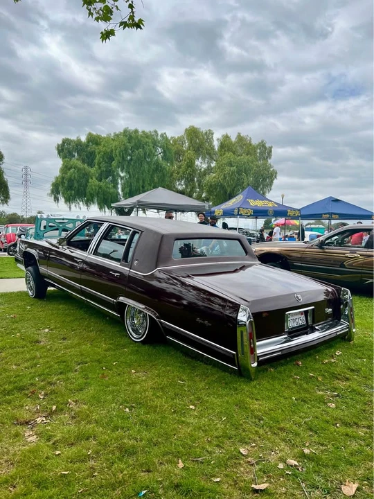 1990 Cadillac Brougham - Image 2 of 20