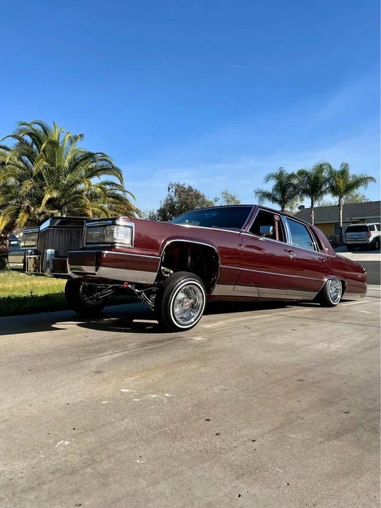 1990 Cadillac Brougham - Image 10 of 20
