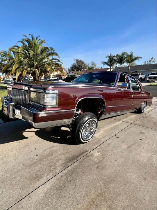 1990 Cadillac Brougham - Image 9 of 20