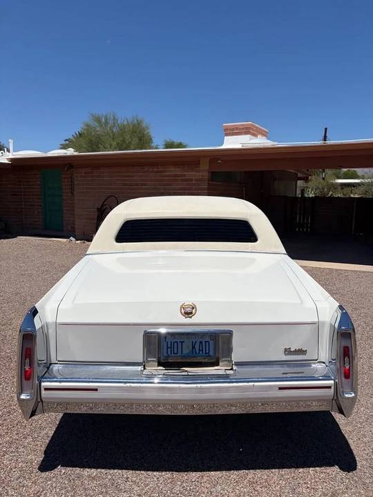 1990 Cadillac Brougham - Image 5 of 15