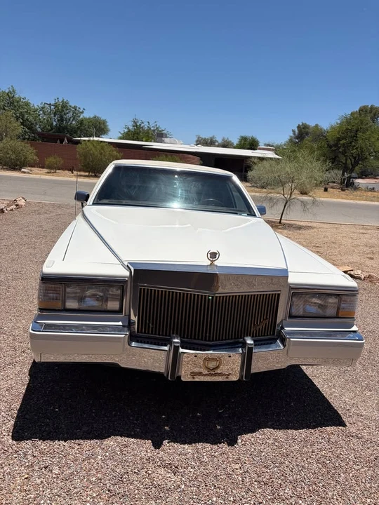 1990 Cadillac Brougham - Image 6 of 15